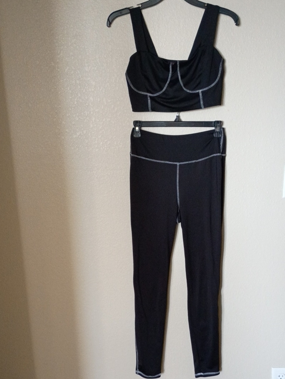 Black High-Waist Seam-Accent Leggings and Crop Top Set